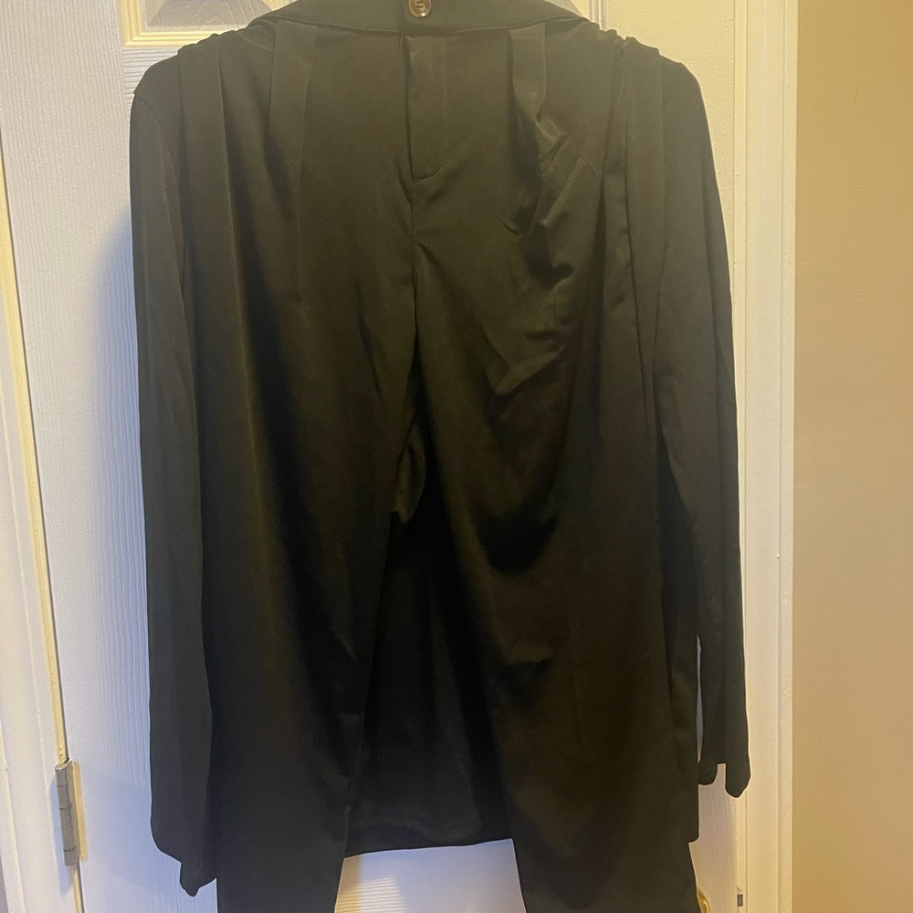 Black top w black pants ankle length size large